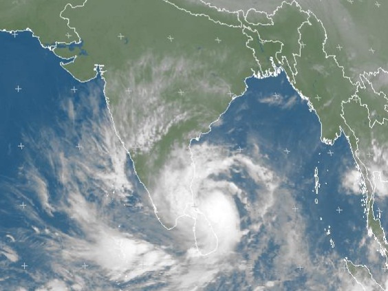 Double Tropical activity in North Indian Ocean – Special&nbsp;Coverage!