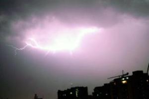 Non-Monsoon rains in April in Karachi